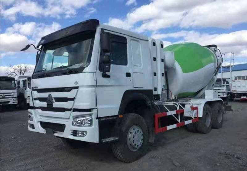 Автобетоносмеситель HOWO 6X4, 9 М.3