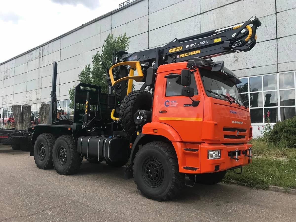 АВТОМОБИЛЬ-ЛЕСОВОЗ С ГИДРОМАНИПУЛЯТОРОМ ВЕЛМАШ VC8L74 НА ШАССИ KAMAZ-43118 