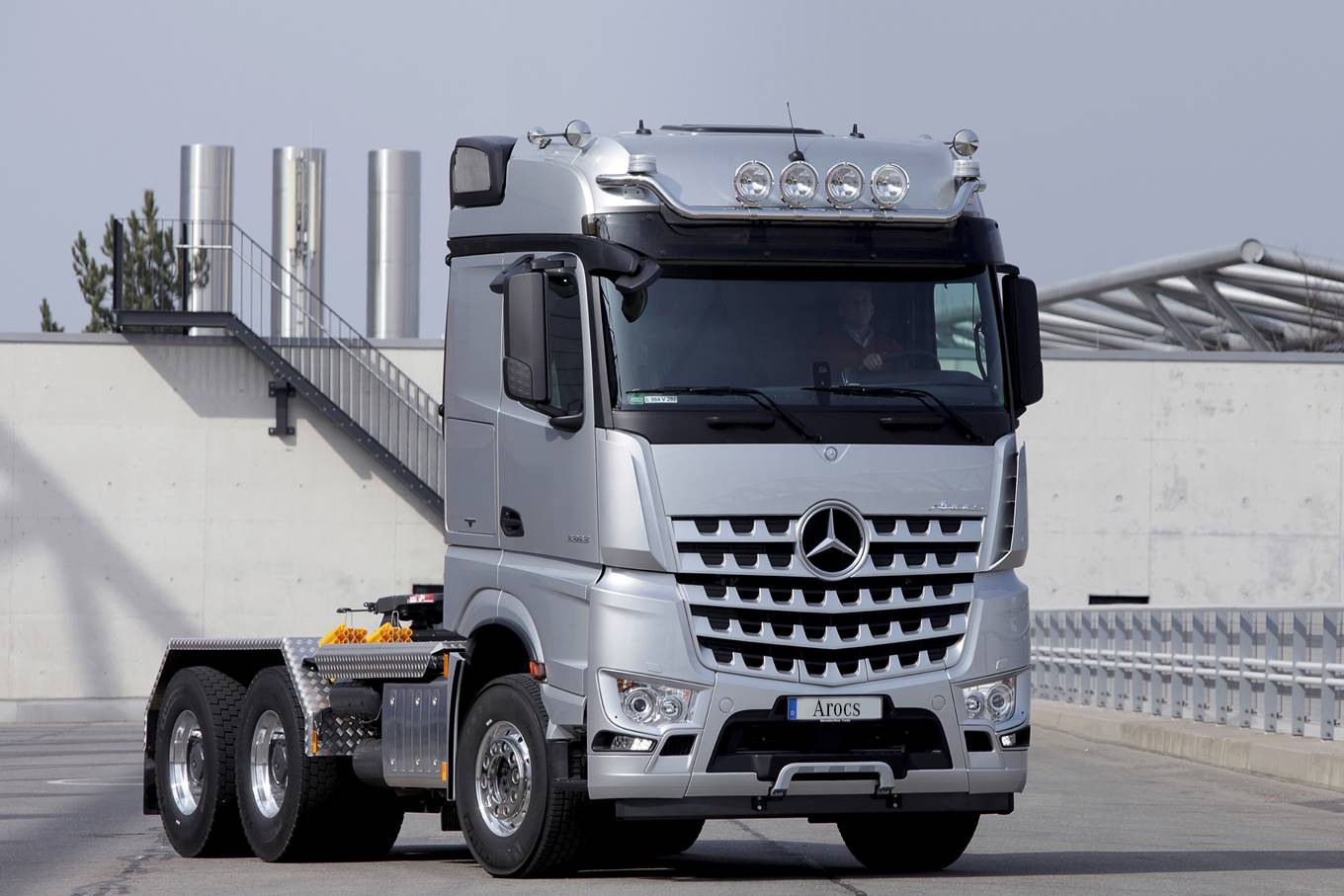 Седельный тягач Mercedes-Benz Arocs 3345 LS