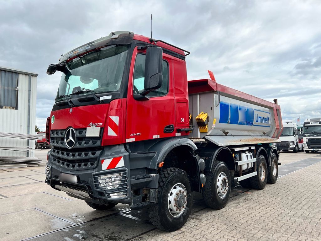 Самосвал Mercedes-Benz Arocs 4145 AK